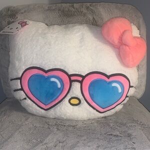 🆕- Hello Kitty White with Pink Heart Sunglasses & Pink Side Bow Pillow